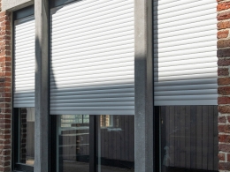 Châssis, portes et fenêtres en PVC-aluminium et volets intégrés à Ciney