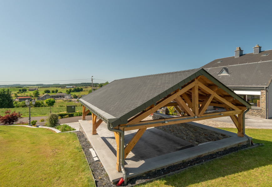 Carport 2 pans avec avancée en pointe