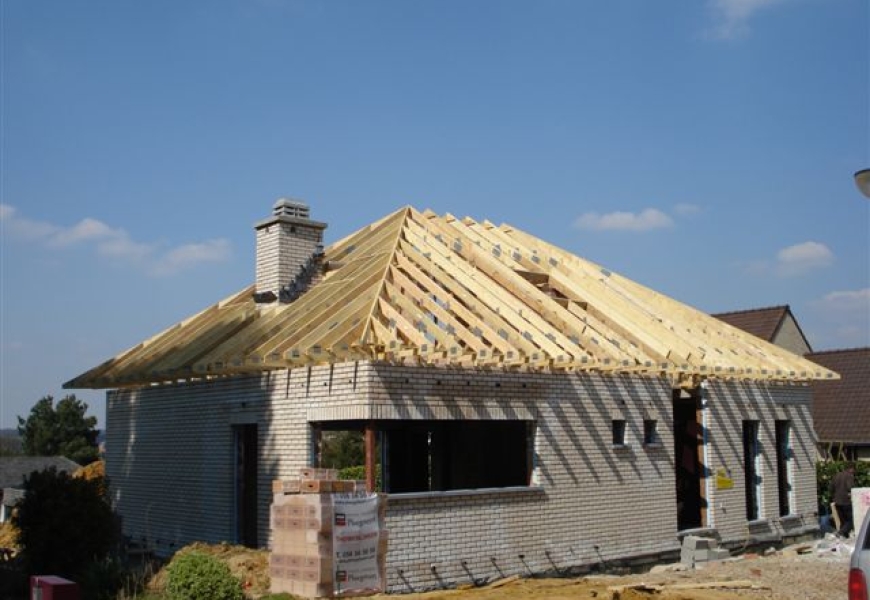 Charpente industrielle en bois à 4 pans 