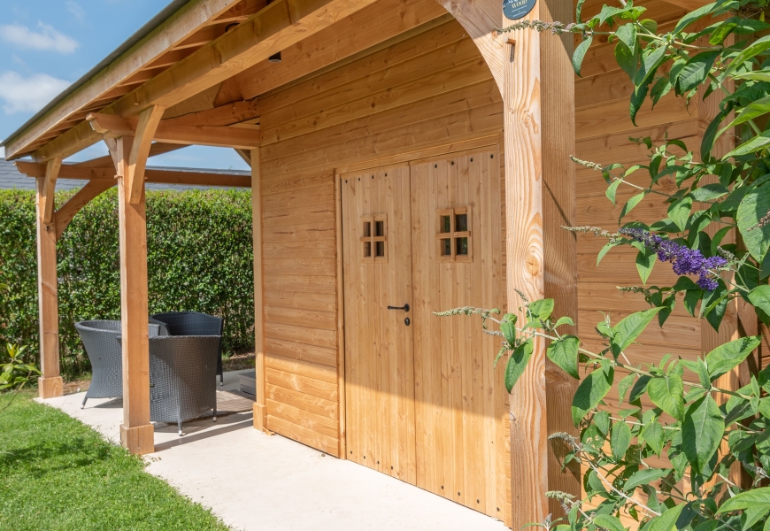 Poolhouse 2 pans avec abri intégré