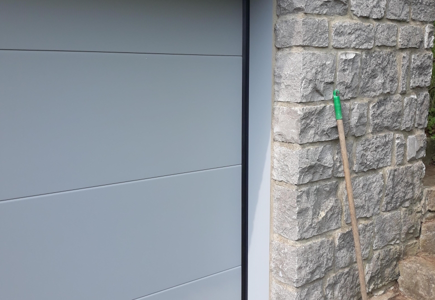 Porte de garage à Spontin