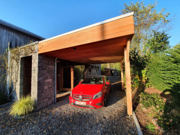 Carport en bois sur mesure à toiture plate 