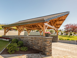 Carport en bois 2 pans avec avancée en pointe à Bouillon