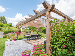 Pergola avec palissade en douglas en Brabant Wallon