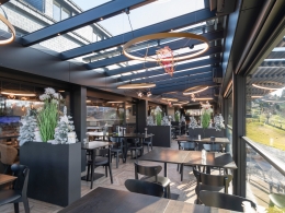 Installation d’une annexe vitrée sur mesure au restaurant « Le Point de Vue » à Rochehaut