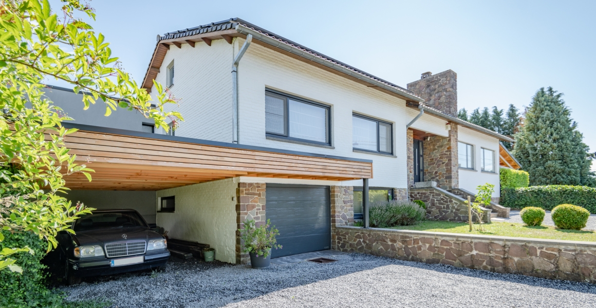 Carport attenant et coursive | Toiture plate à Namur