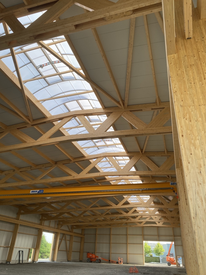 Les avantages majeurs des structures en bois pour la construction de bâtiments industriels