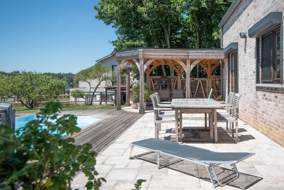 Pourquoi construire un poolhouse en ossature bois ?