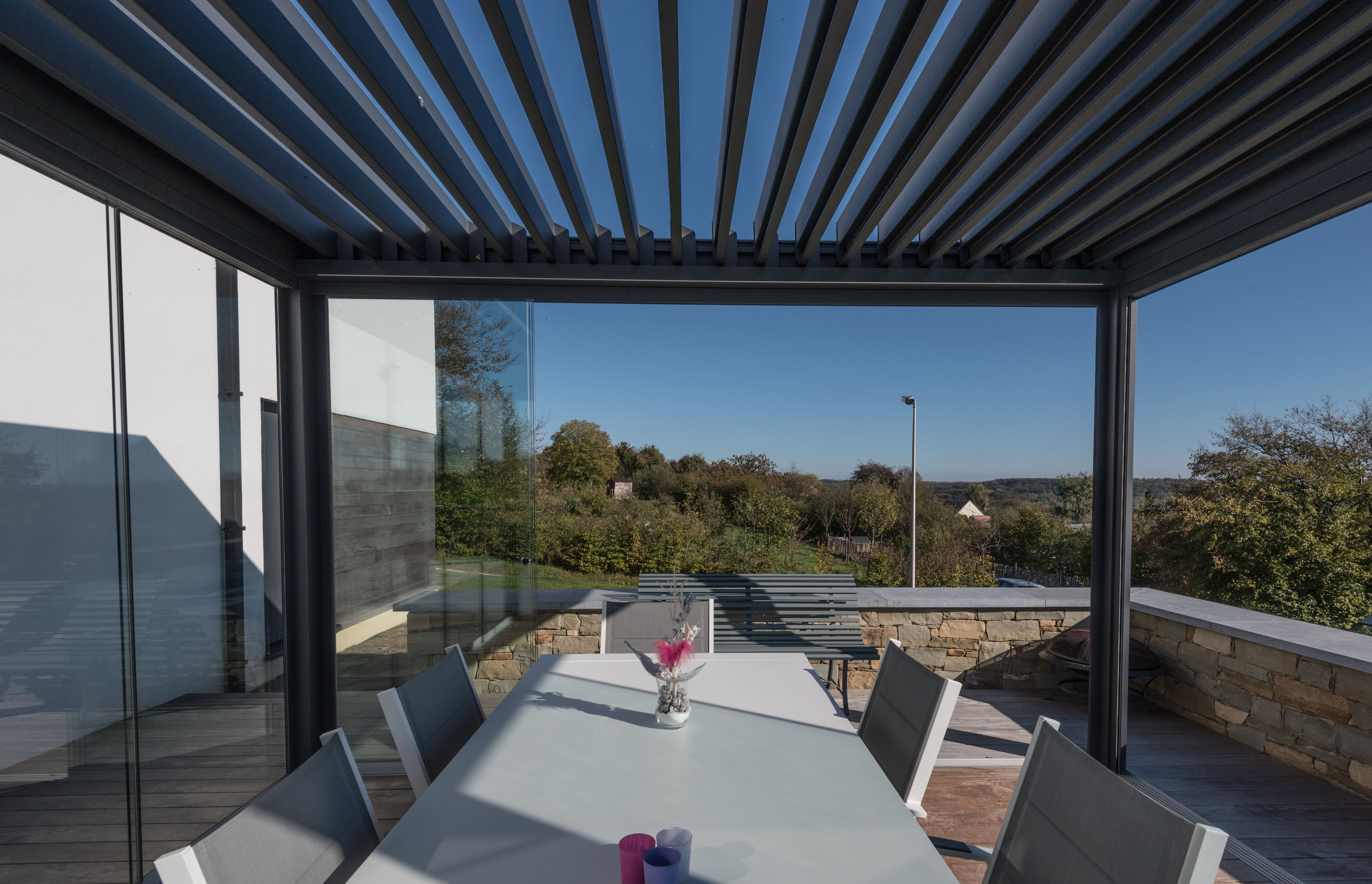 toiture pergola a lames orientables sur-mesure